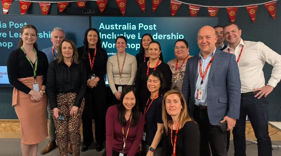 Group photo with Louise Rogers
